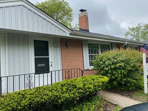 11 Robin Hood, Northfield, IL 60093