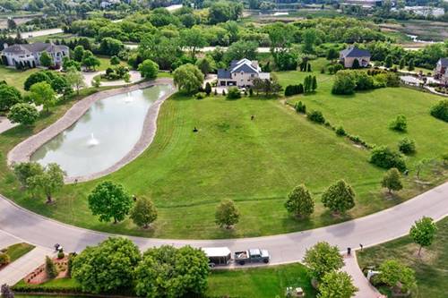 8 Falcon Lakes, South Barrington, IL 60010
