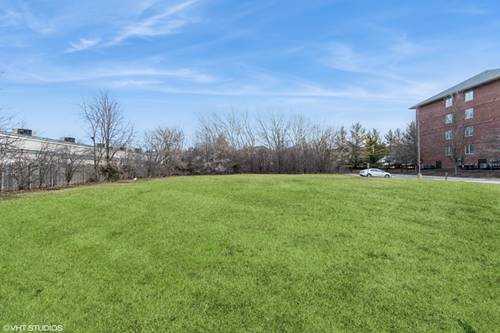 6635 S Cass, Westmont, IL 60559