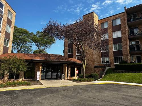 500 W Huntington Commons Unit 152, Mount Prospect, IL 60056