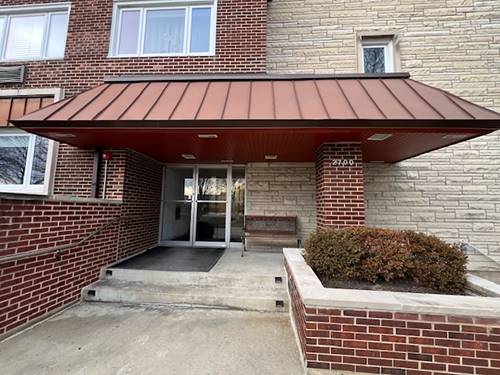2700 E Bel Aire Unit 104, Arlington Heights, IL 60004