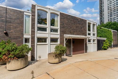 1414 N Sandburg Unit 1414, Chicago, IL 60610
