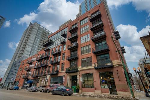 300 W Grand Unit 211, Chicago, IL 60654
