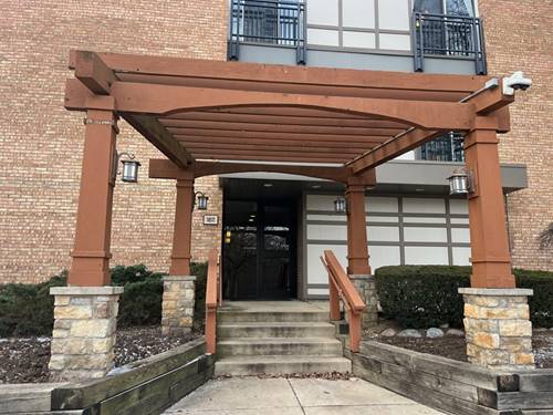 1811 Four Lakes Unit 3B, Lisle, IL 60532