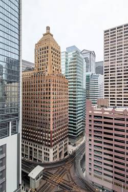 182 W Lake Unit 2102, Chicago, IL 60601