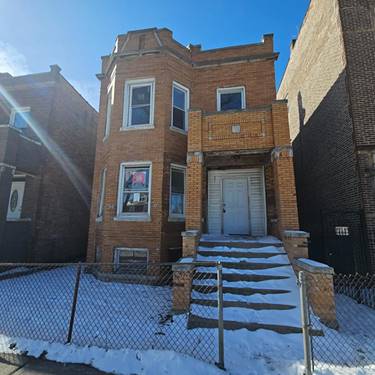 552 N Central Park, Chicago, IL 60624