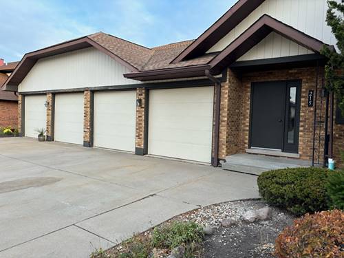 215 Walters Unit 1B, Itasca, IL 60143