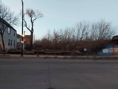 3902 W Armitage, Chicago, IL 60647
