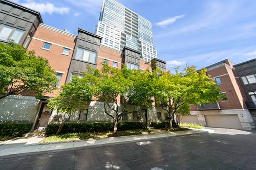 460 W Superior Unit 7, Chicago, IL 60654