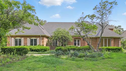 812 St Stephens Grn, Oak Brook, IL 60523
