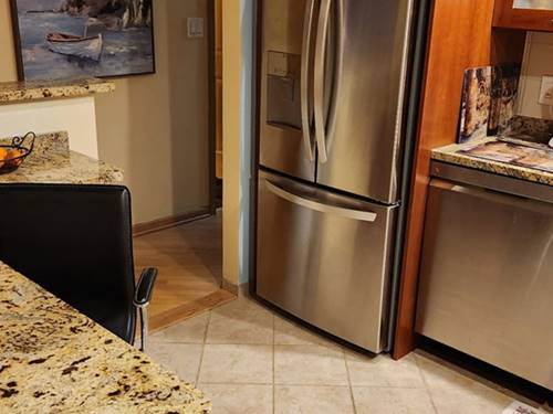 3300 N Carriageway Unit 209, Arlington Heights, IL 60004