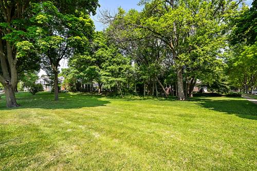 82 Gray, St. Charles, IL 60174