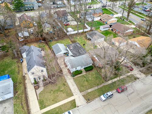 221 Heine, Elgin, IL 60123
