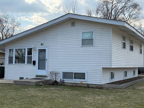 70 N Ridgemoor, Mundelein, IL 60060