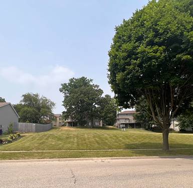 640 Highland Springs, Elgin, IL 60123