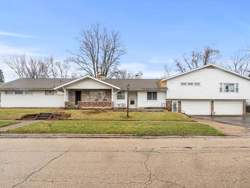 704 W Mckinley, Harvard, IL 60033