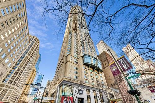 800 N Michigan Unit 5201, Chicago, IL 60611