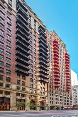 212 W Washington Unit 2107, Chicago, IL 60606