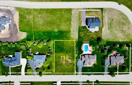 223 Merry Oaks, Sycamore, IL 60178
