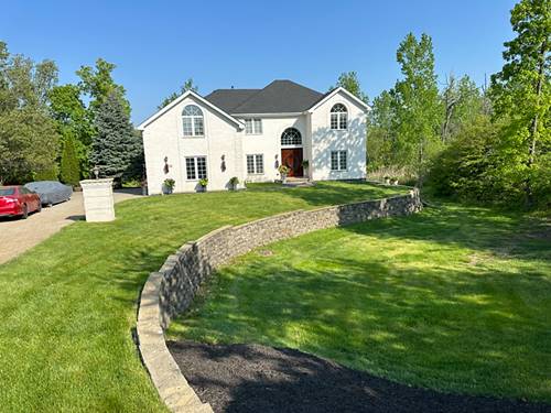 319 Royal Oak, Steger, IL 60475