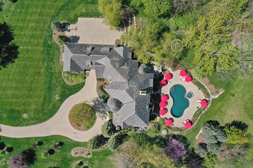 96 S Wynstone, North Barrington, IL 60010