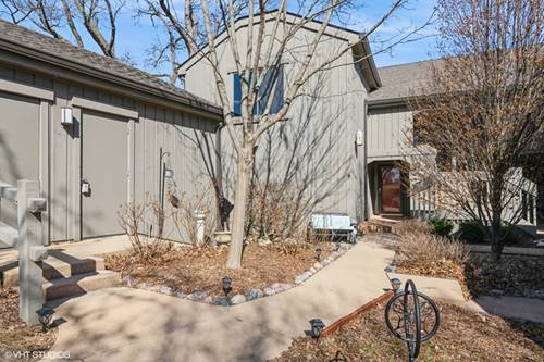 141 Shoreline Unit C, Lake Barrington, IL 60010