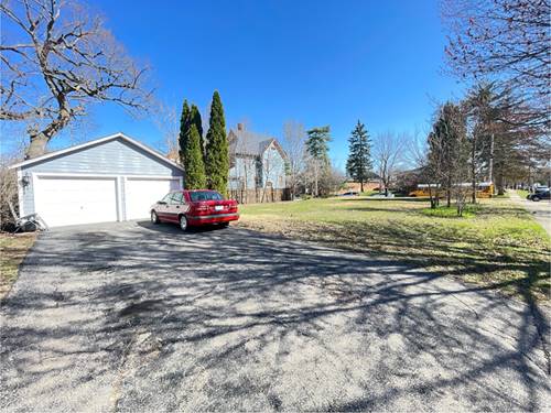 552 E Chicago, Elgin, IL 60120