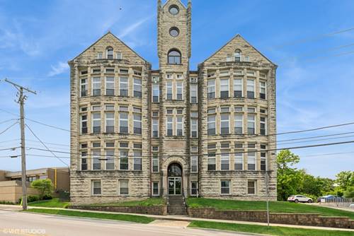 400 Mccarthy Unit 421, Lemont, IL 60439