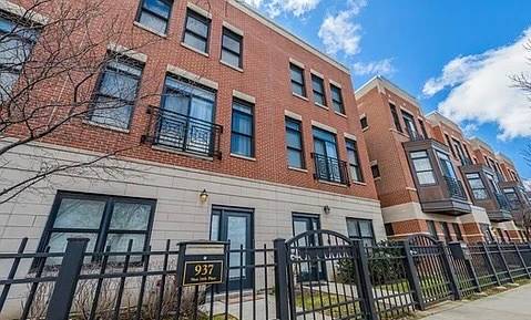 937 W 14th, Chicago, IL 60608