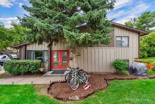 704 Circle Unit 704, Roselle, IL 60172
