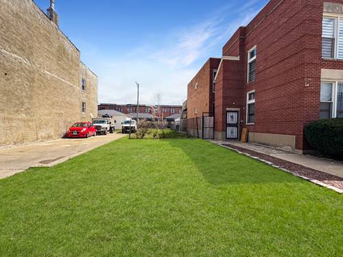 3333 S Indiana, Chicago, IL 60616