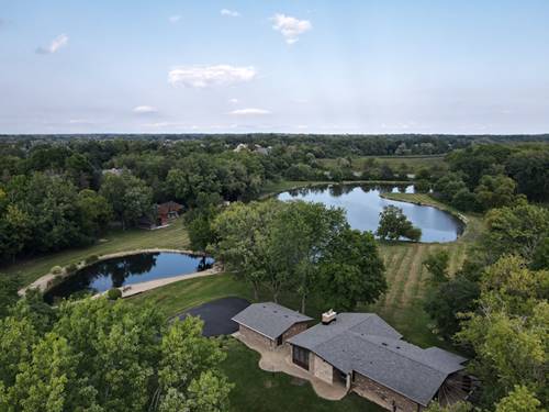 330 S Barrington, Barrington, IL 60010