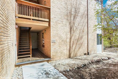 5803 Oakwood Unit B, Lisle, IL 60532