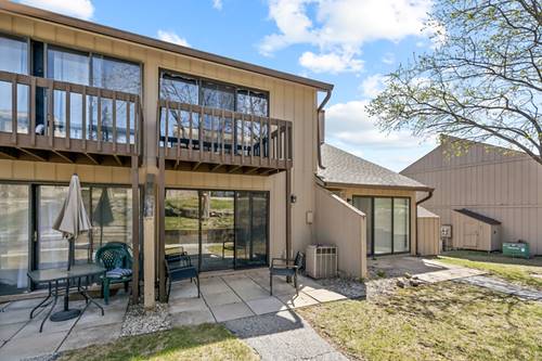 28 Jamaica Colony Unit 5, Fox Lake, IL 60020