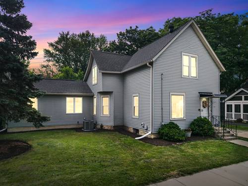 129 S Prairie, Batavia, IL 60510