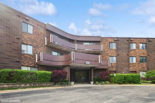 898 Wellington Unit 310, Elk Grove Village, IL 60007