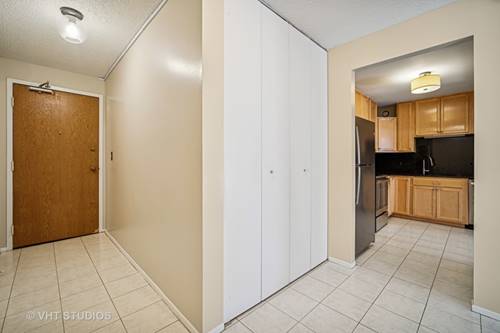 70 W Huron Unit 606, Chicago, IL 60654