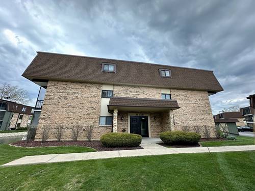 11138 Center Unit E22, Palos Hills, IL 60465