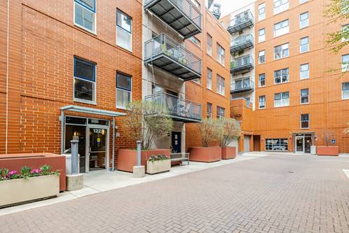 1222 Chicago Unit 304, Evanston, IL 60202