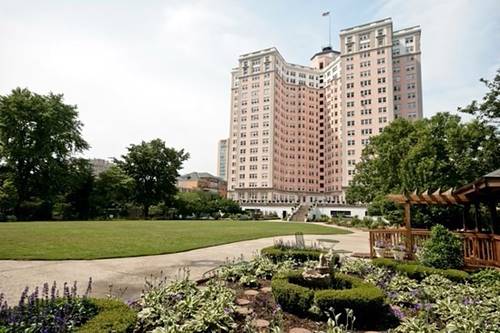 5555 N Sheridan Unit 1715, Chicago, IL 60640
