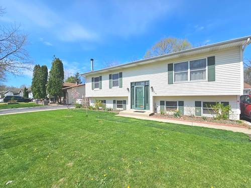 424 Greenview, Park City, IL 60085