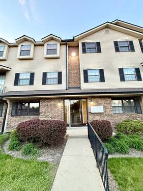353 S Whispering Hills Unit C, Naperville, IL 60540
