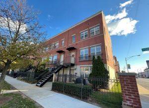 759 W Evergreen Unit B, Chicago, IL 60610