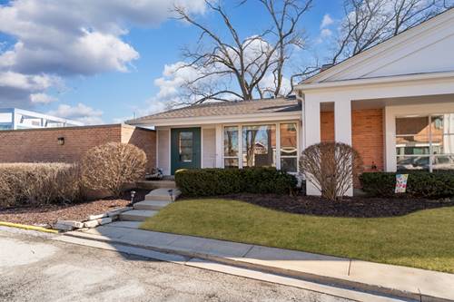 705 Carriage Hill, Glenview, IL 60025