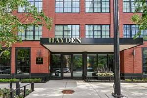 1109 W Washington Unit 8A, Chicago, IL 60607