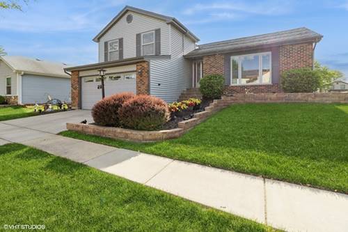 6 Sandalwood, Streamwood, IL 60107
