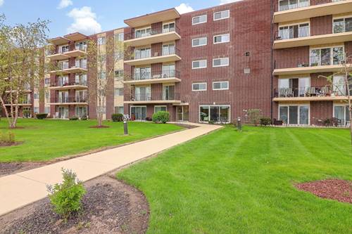 5300 Walnut Unit 4D, Downers Grove, IL 60515