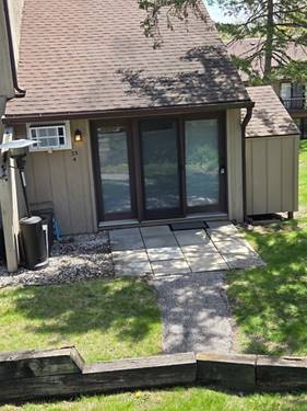 35 Montego Colony Unit 4, Fox Lake, IL 60020