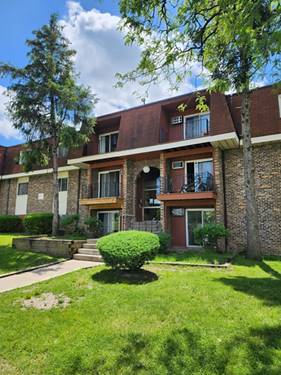 585 Heritage Unit 303, Hoffman Estates, IL 60169