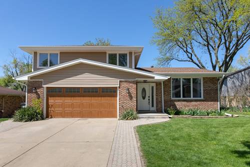 12 James, Westmont, IL 60559